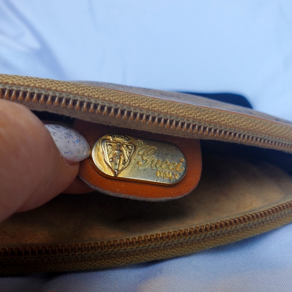 Gucci vintage makeup bag medium with zipper